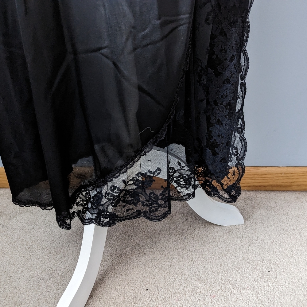 Vintage Black maxi slip with lace bust - Picture 7 of 10